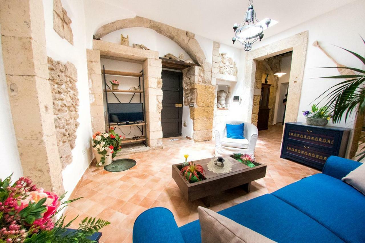 Апартаменты Ortigia Ancient House Сиракузы Экстерьер фото