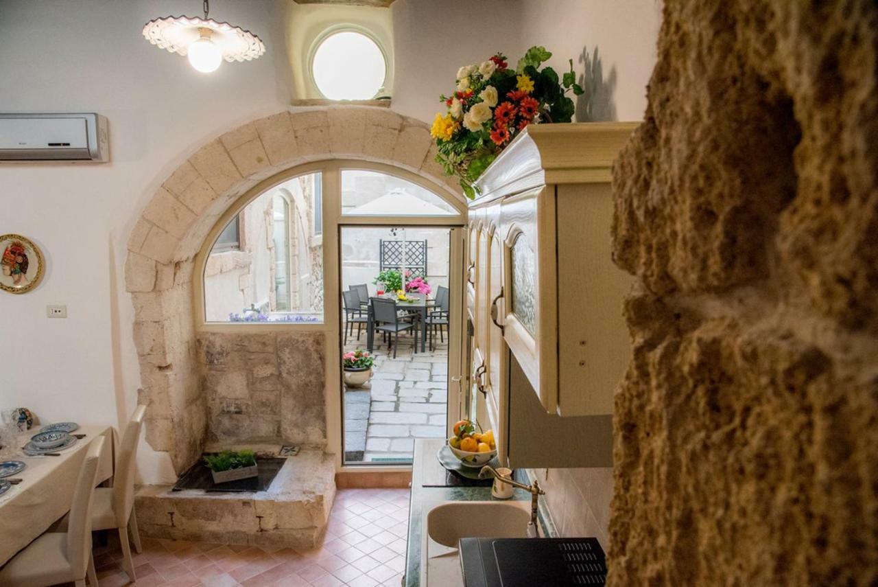 Апартаменты Ortigia Ancient House Сиракузы Экстерьер фото