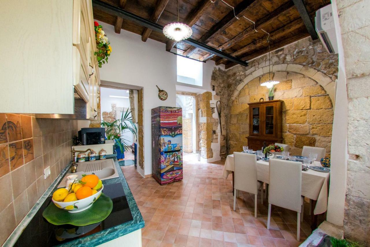 Апартаменты Ortigia Ancient House Сиракузы Экстерьер фото