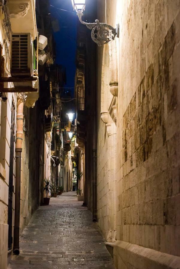 Апартаменты Ortigia Ancient House Сиракузы Экстерьер фото