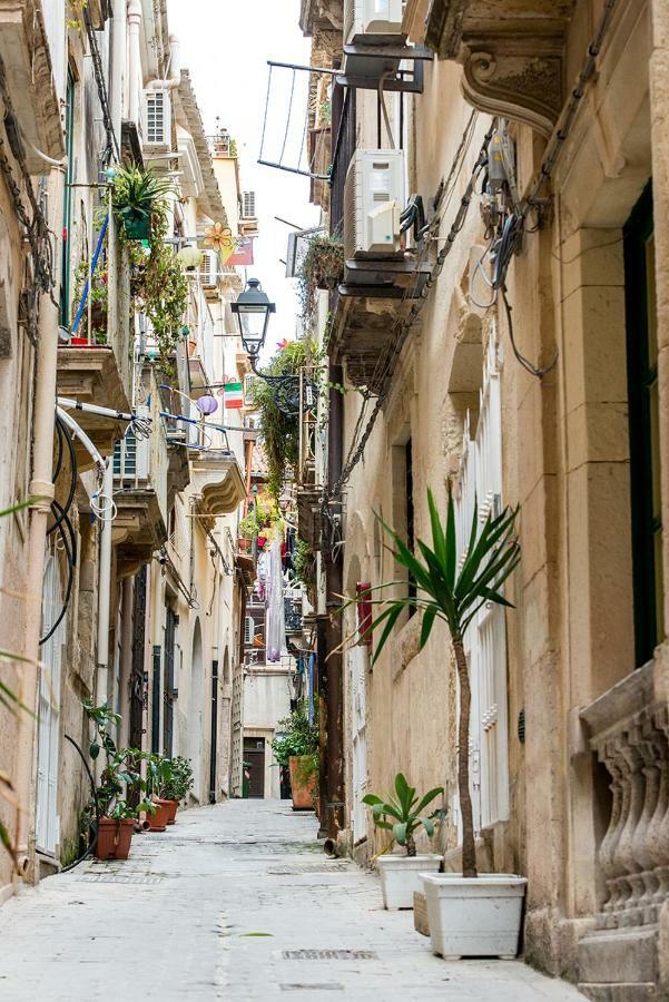 Апартаменты Ortigia Ancient House Сиракузы Экстерьер фото