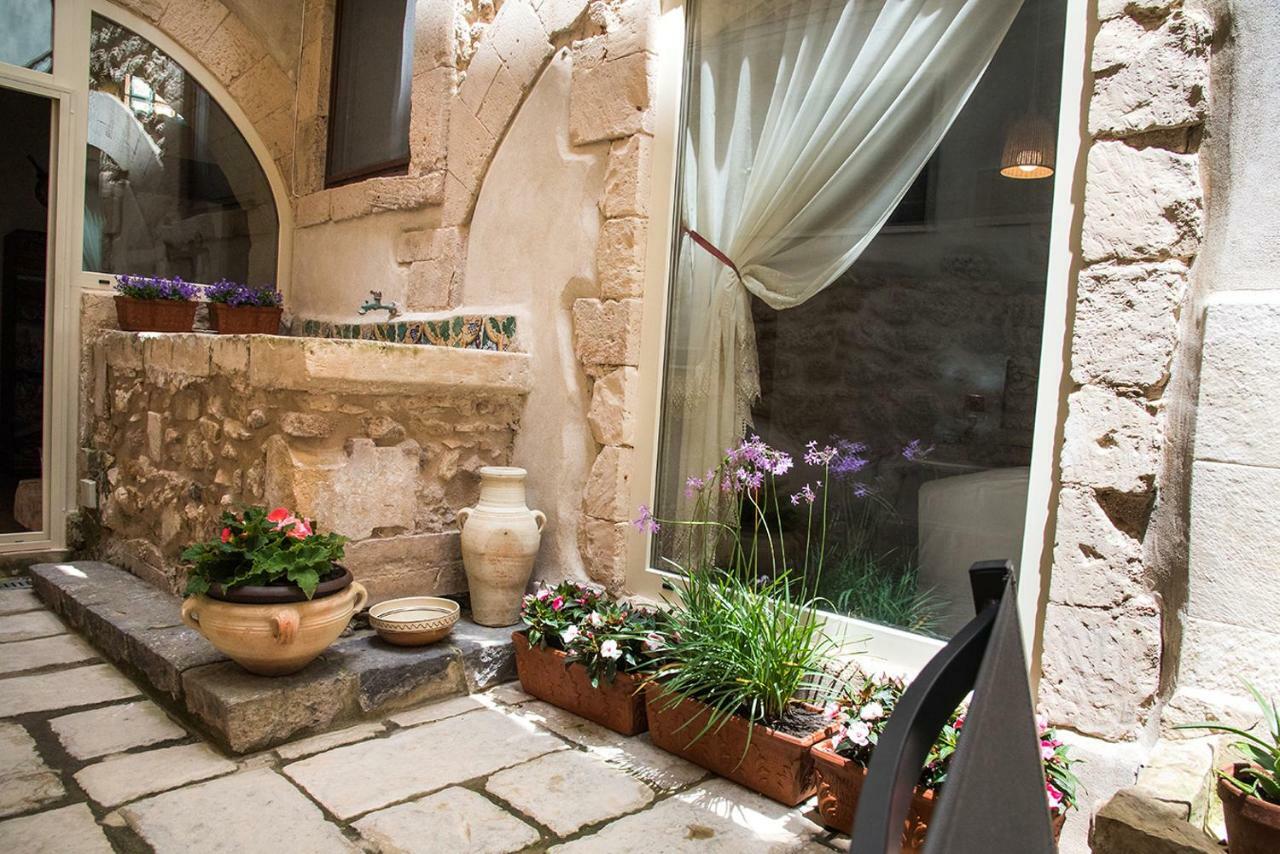 Апартаменты Ortigia Ancient House Сиракузы Экстерьер фото
